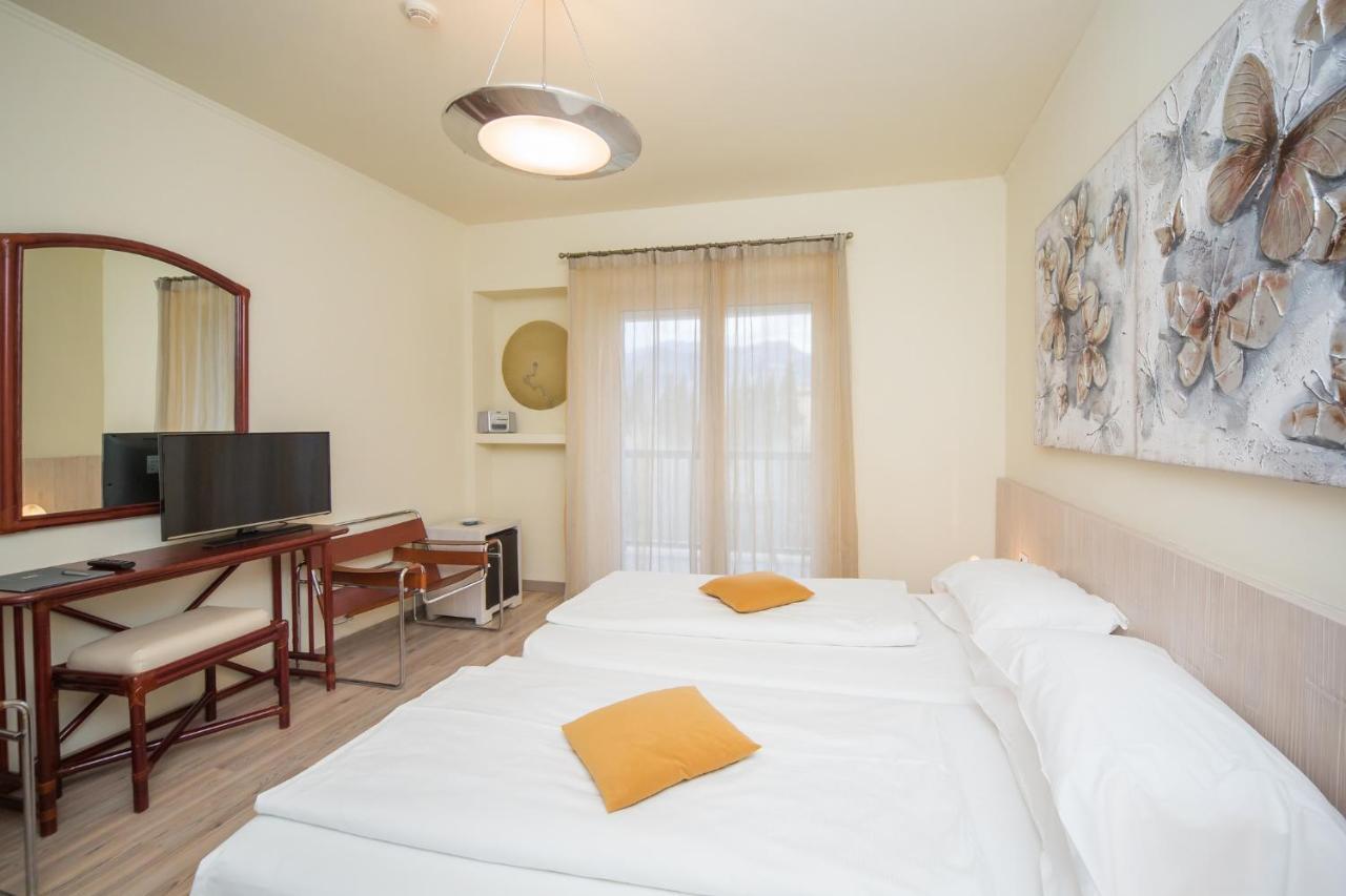 Club Hotel Olivi - Tennis Center Malcesine Kültér fotó
