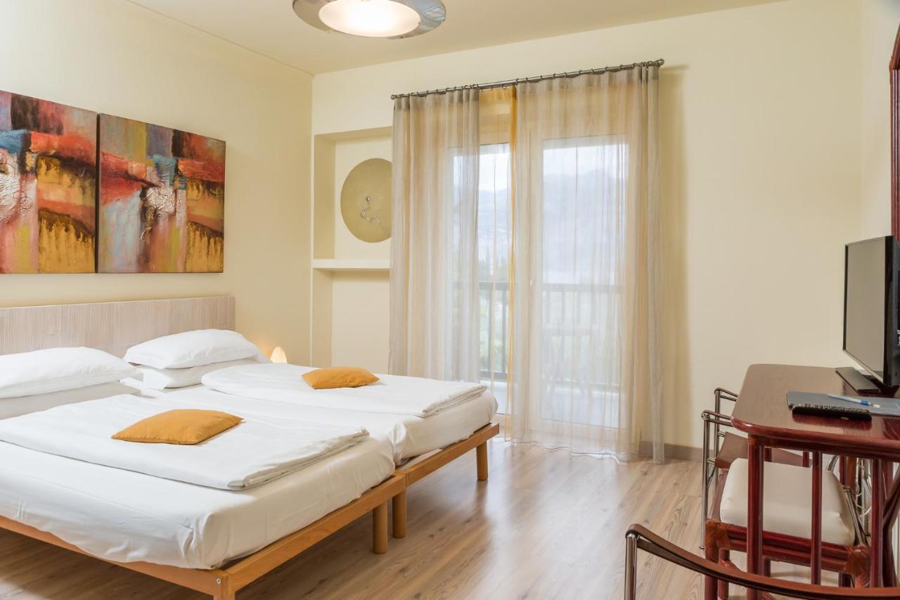 Club Hotel Olivi - Tennis Center Malcesine Kültér fotó