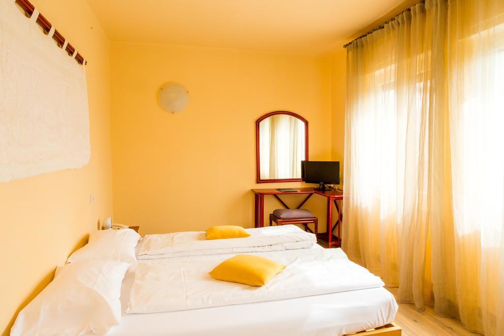 Club Hotel Olivi - Tennis Center Malcesine Kültér fotó