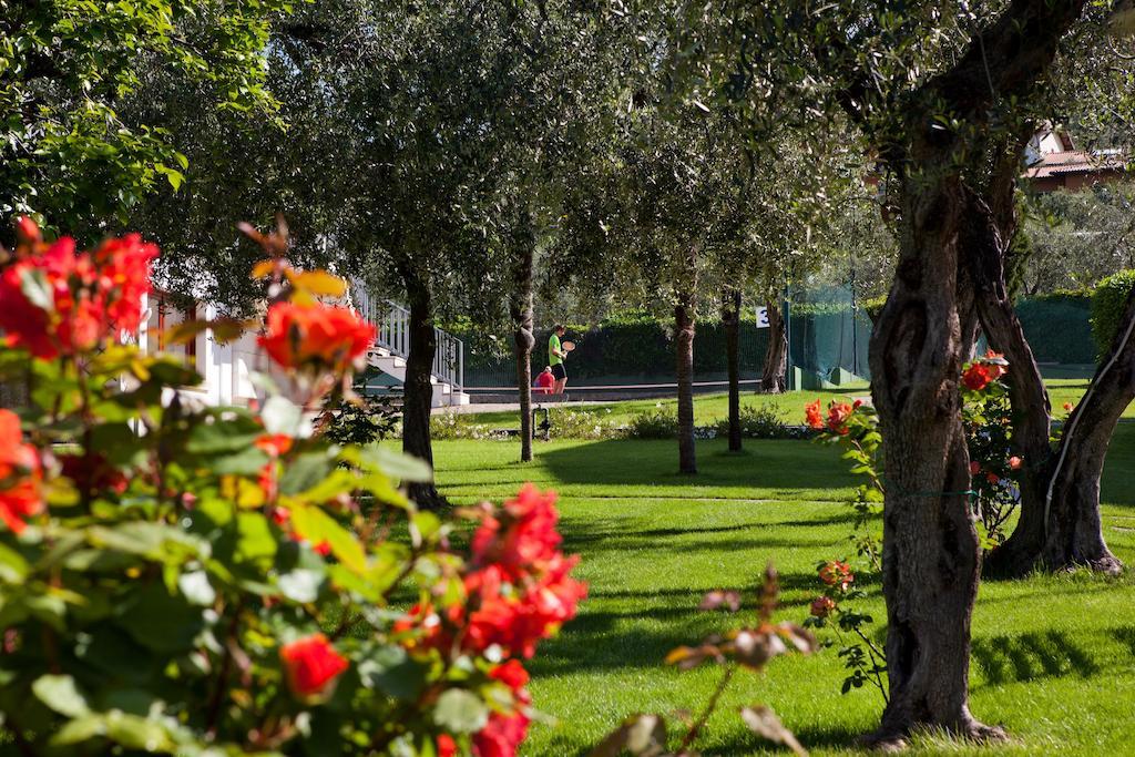 Club Hotel Olivi - Tennis Center Malcesine Kültér fotó