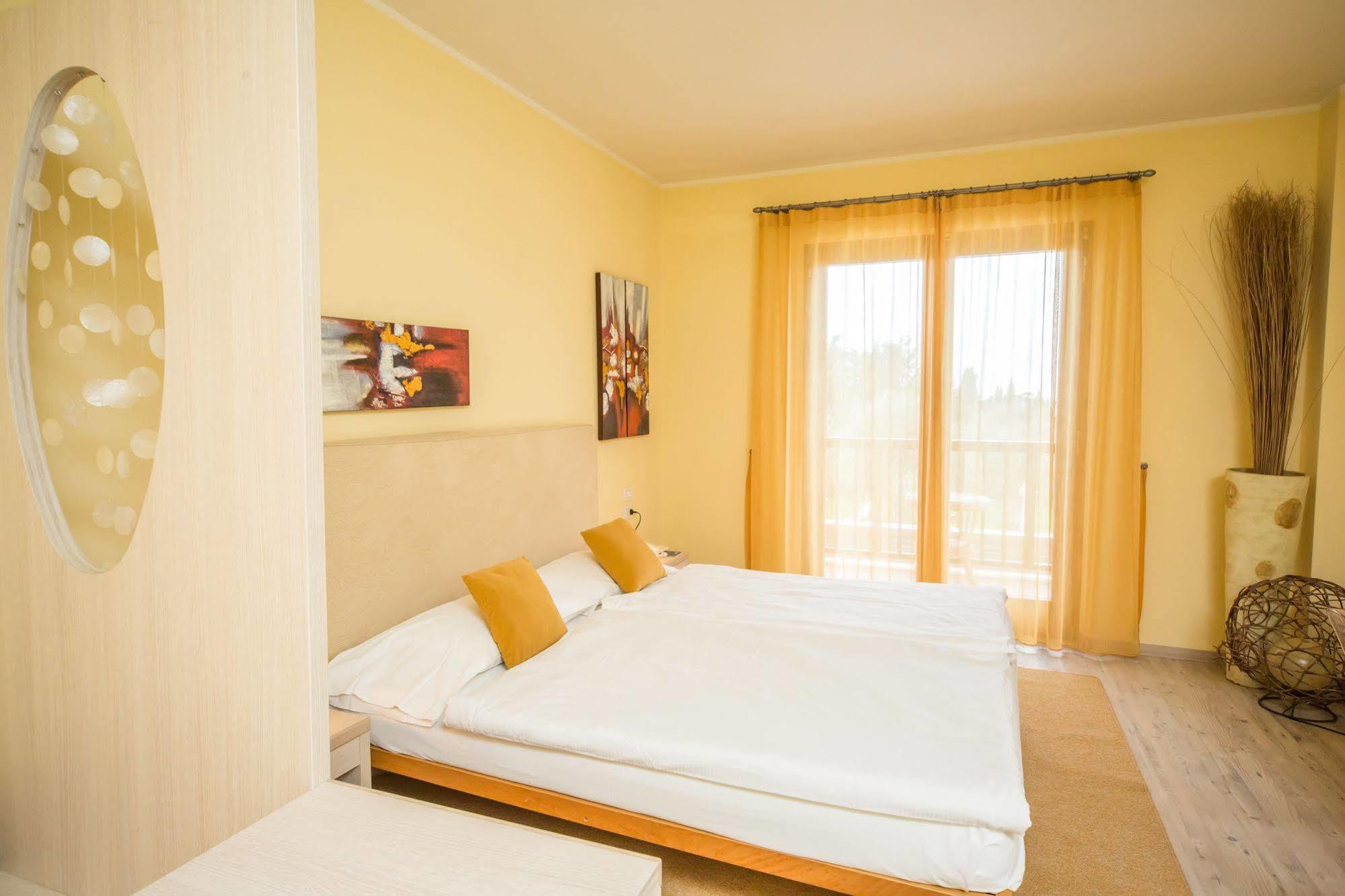 Club Hotel Olivi - Tennis Center Malcesine Kültér fotó