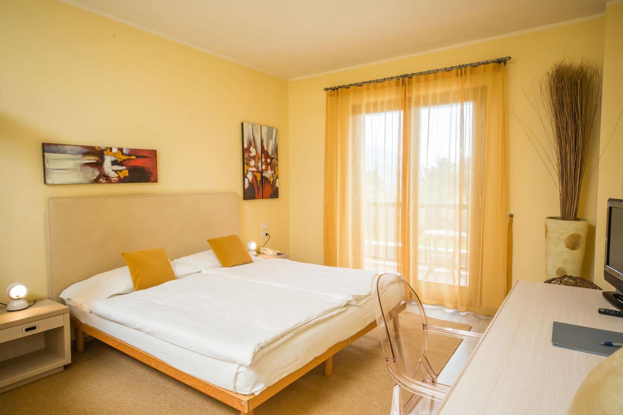 Club Hotel Olivi - Tennis Center Malcesine Kültér fotó