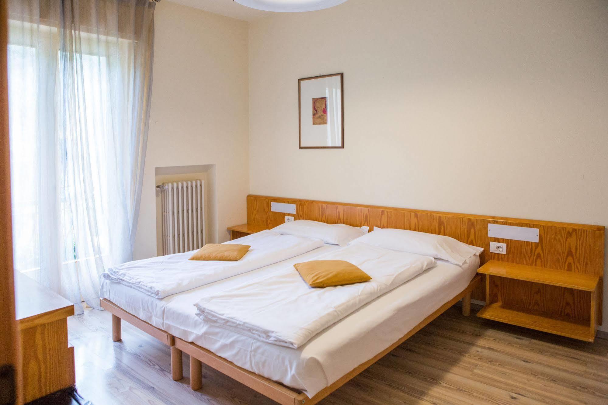 Club Hotel Olivi - Tennis Center Malcesine Kültér fotó